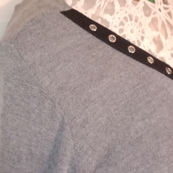 Unique Grey Casual Top - Picture 6 of 11